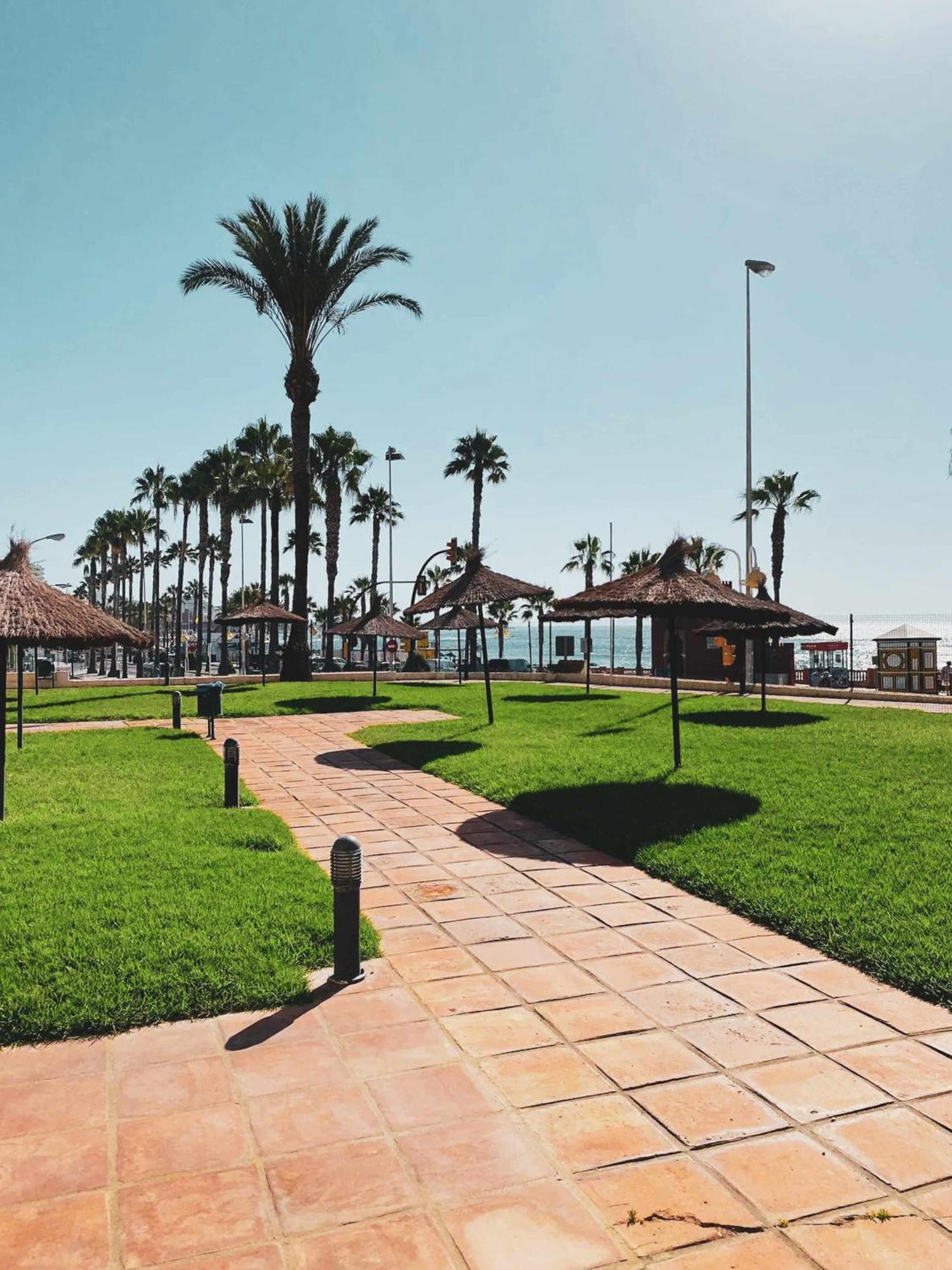 Precioso Apartamento En Primera Linea De Playa Бенальмадена Екстер'єр фото